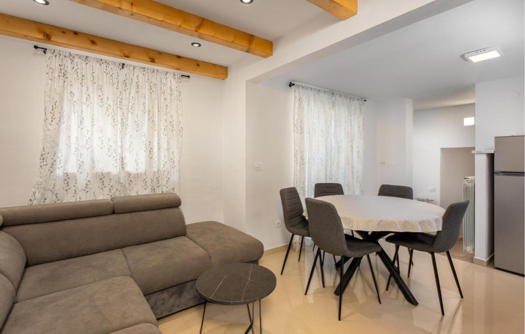Gorgeous Apartment In Brsec With Kitchen Eksteriør billede